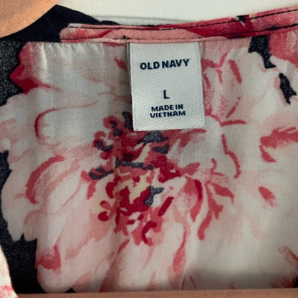EUC Old Navy Wrap dress in Navy Floral 💙🩷 - Picture 3 of 5
